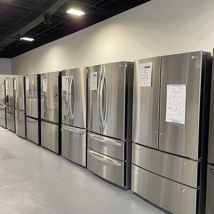 27 Cu. Ft. 4-Door French Door Refrigerator with Internal Water Dispenser and Icemaker - Stainless steel