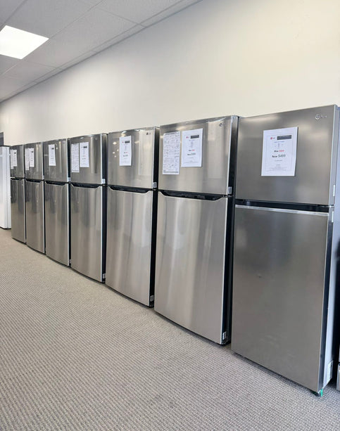 $399 PICKUP!! 20.2 Cu. Ft. Top-Freezer Refrigerator - Stainless steel