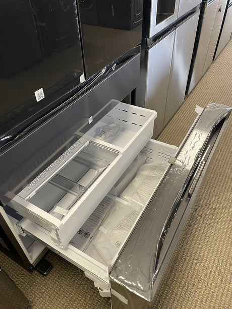 Samsung BESPOKE 4-Door French Door Smart Refrigerator with Family Hub