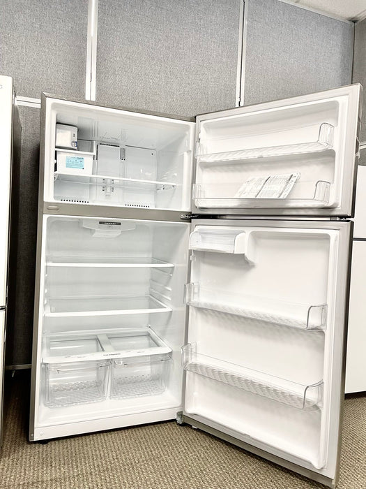Clearance LG 24 Cu Ft Top Mount Refrigerator with Ice Maker Garage Ready (Slightly Used)